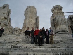 photo of Prof. Zeff with students at Apollo Temple