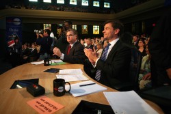 Photo of David Yepsen and George Stephanopoulos