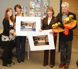 photo of students Alissa Cunningham Laurel Herold and Liz Newell and Jack Kragie