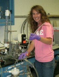 photo of Erin Anderson in lab