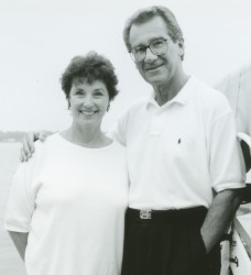 Photo of Joan and Lyle Middleton