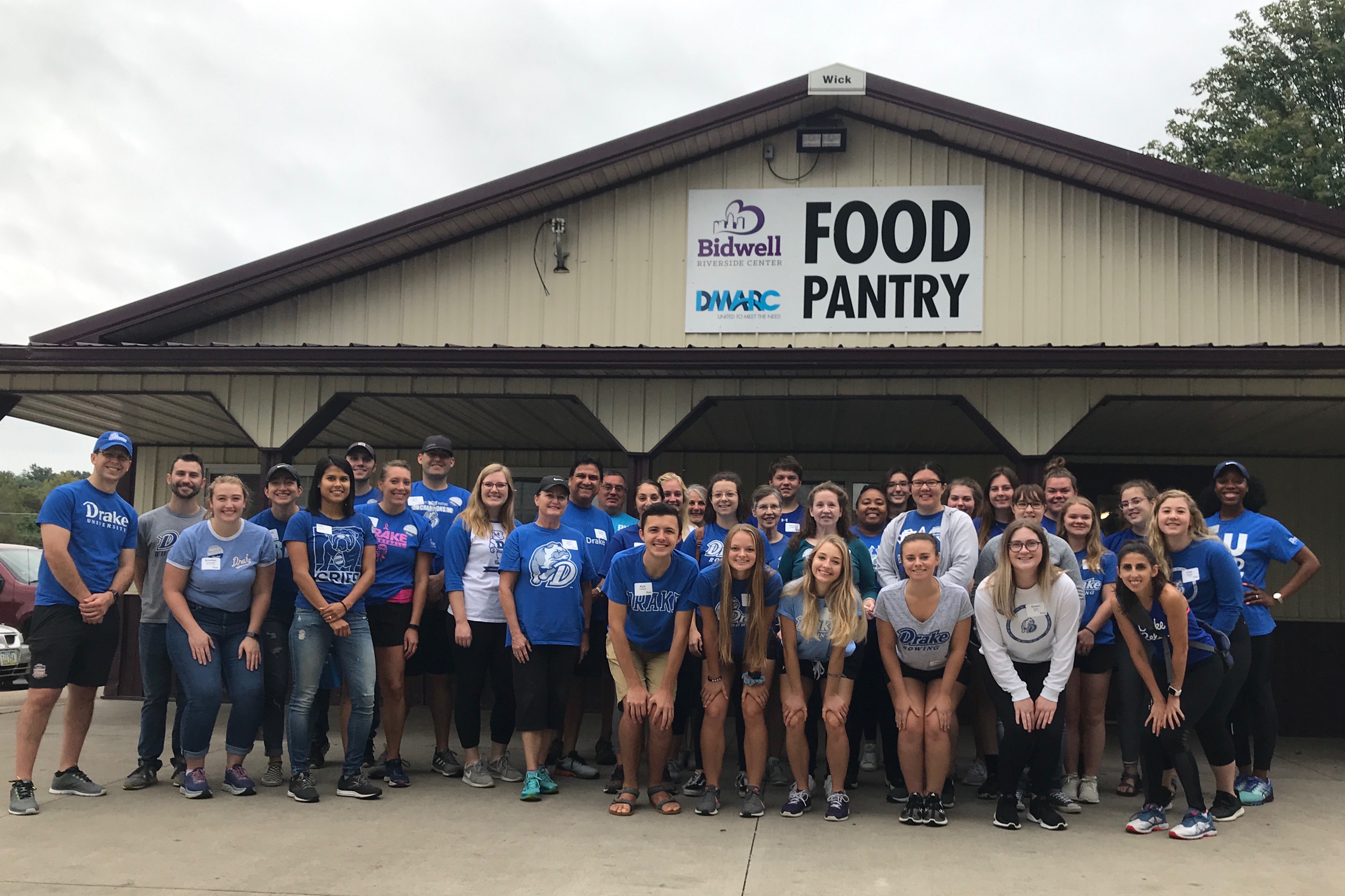 120+ Bulldogs Volunteer for DU Good Day 2019 - Drake University Newsroom