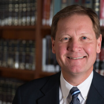 Law School Dean Jerry Anderson announces decision to step down and return to faculty