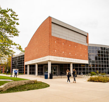 Cline Hall of Pharmacy building on Drake University's campus