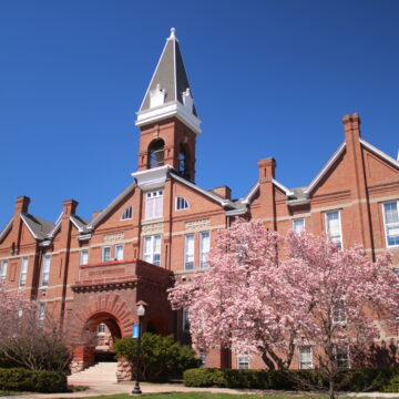2023413_OLD MAIN_YOUR CR-17 Drake Programs Ranked Among Best Graduate Schools by U.S. News & World Report